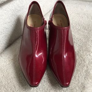 AK Anne Klein iflex Shootie Red Sz6